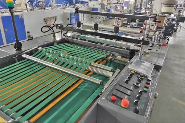 Sealing and cutting part