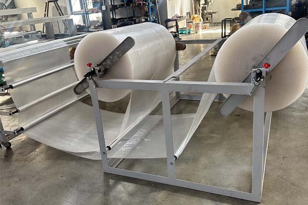 Bubble film winding device